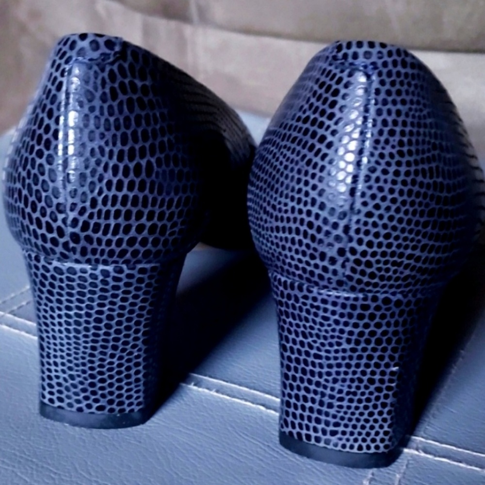 Heels - Picture 3 of 6